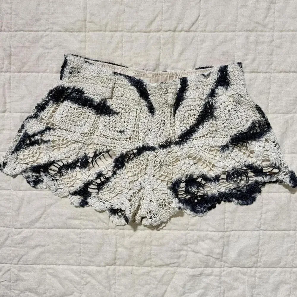 Surf Gypsy Crochet Shorts β Medium - Picture 1 of 8